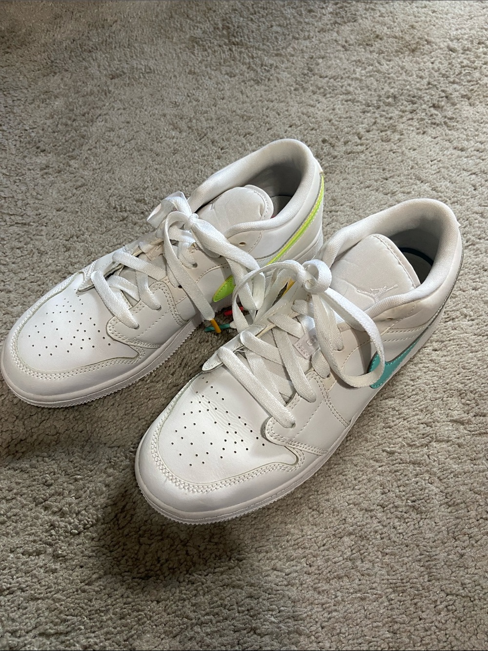 Nike Youth Air Jordan 1 Low Retro White Multicolor Sneakers Size US 5.5
